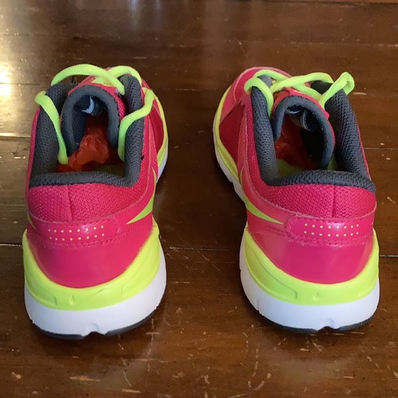 Nike Flex TR2 Shoes - Picture 3 of 10